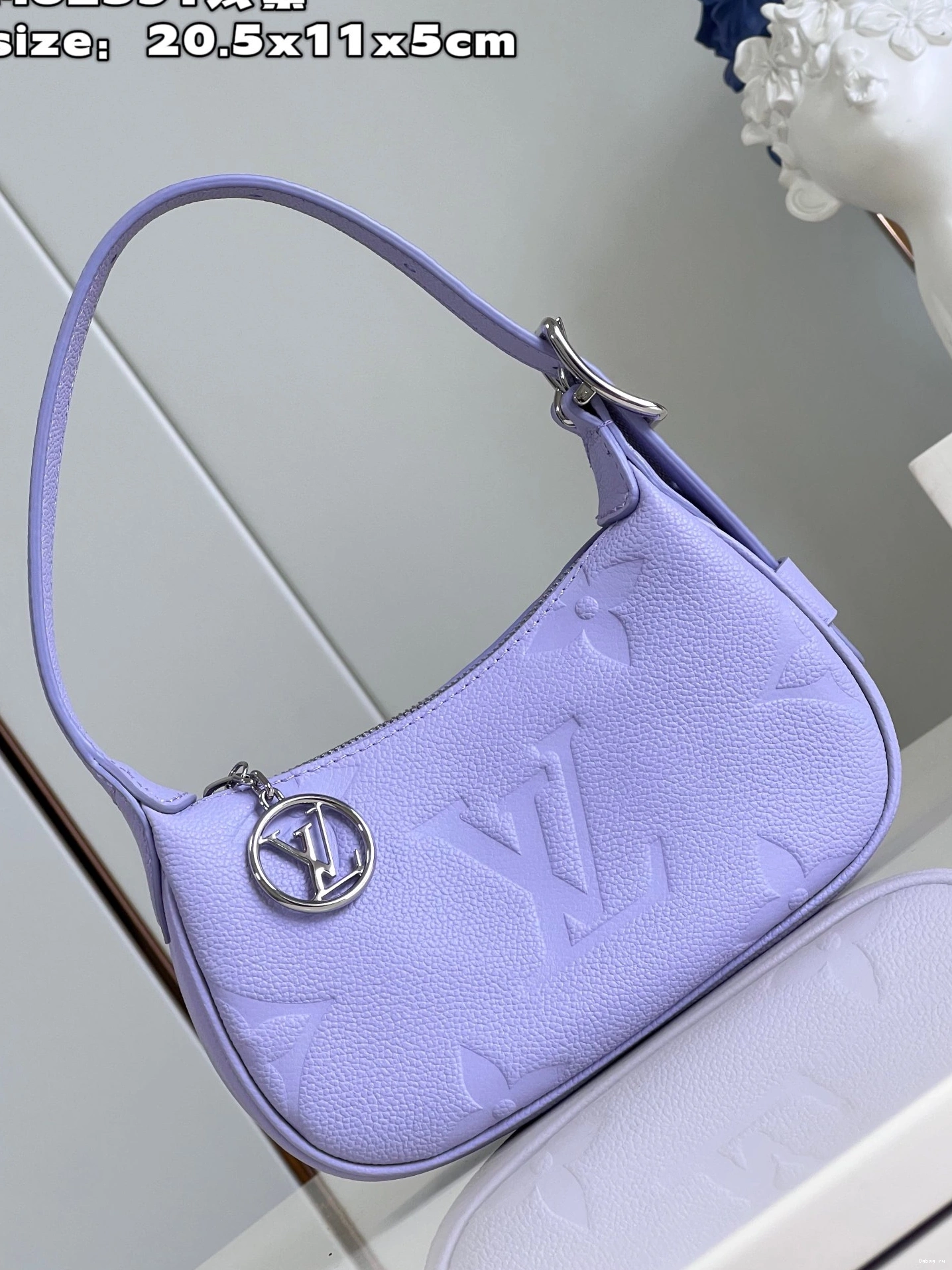 Moon Mini LOUIS VUITTON 0810